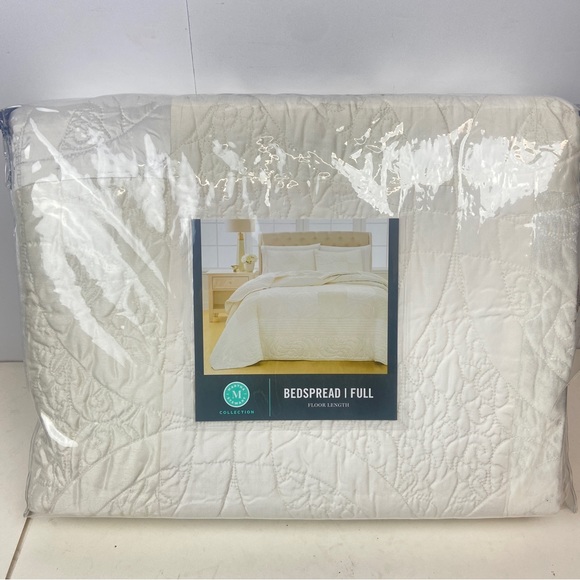 Martha Stewart Full Wedding Rings Pieced Velvet Satin Coverlet 96”x110” - Picture 2 of 7